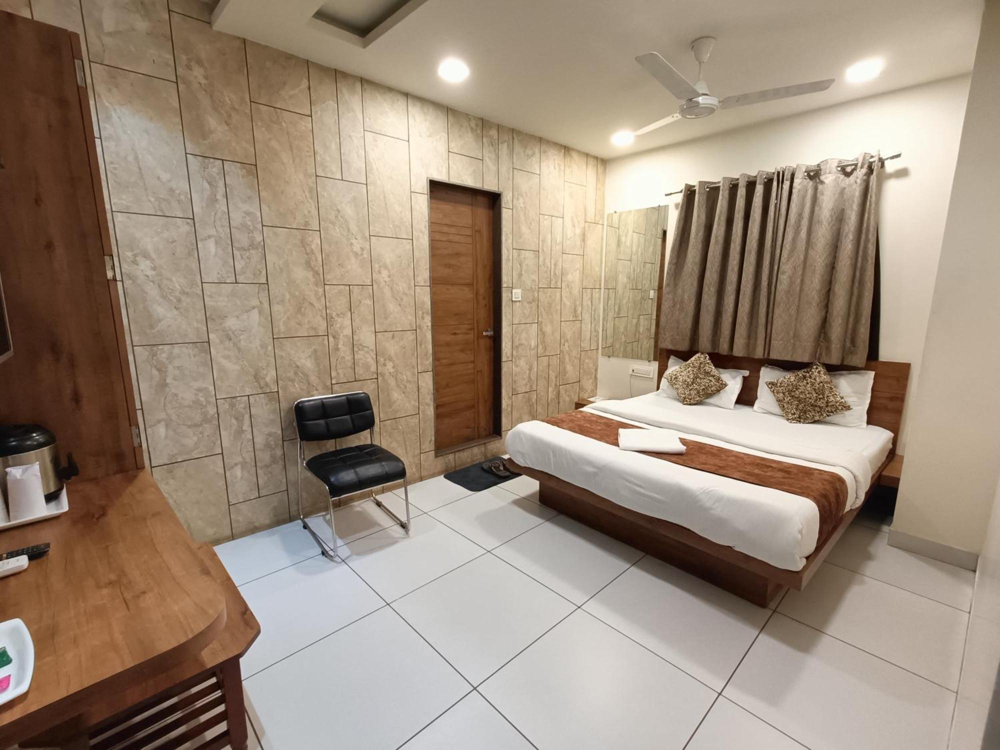 Hotel Kinara Ahmedabad Buitenkant foto