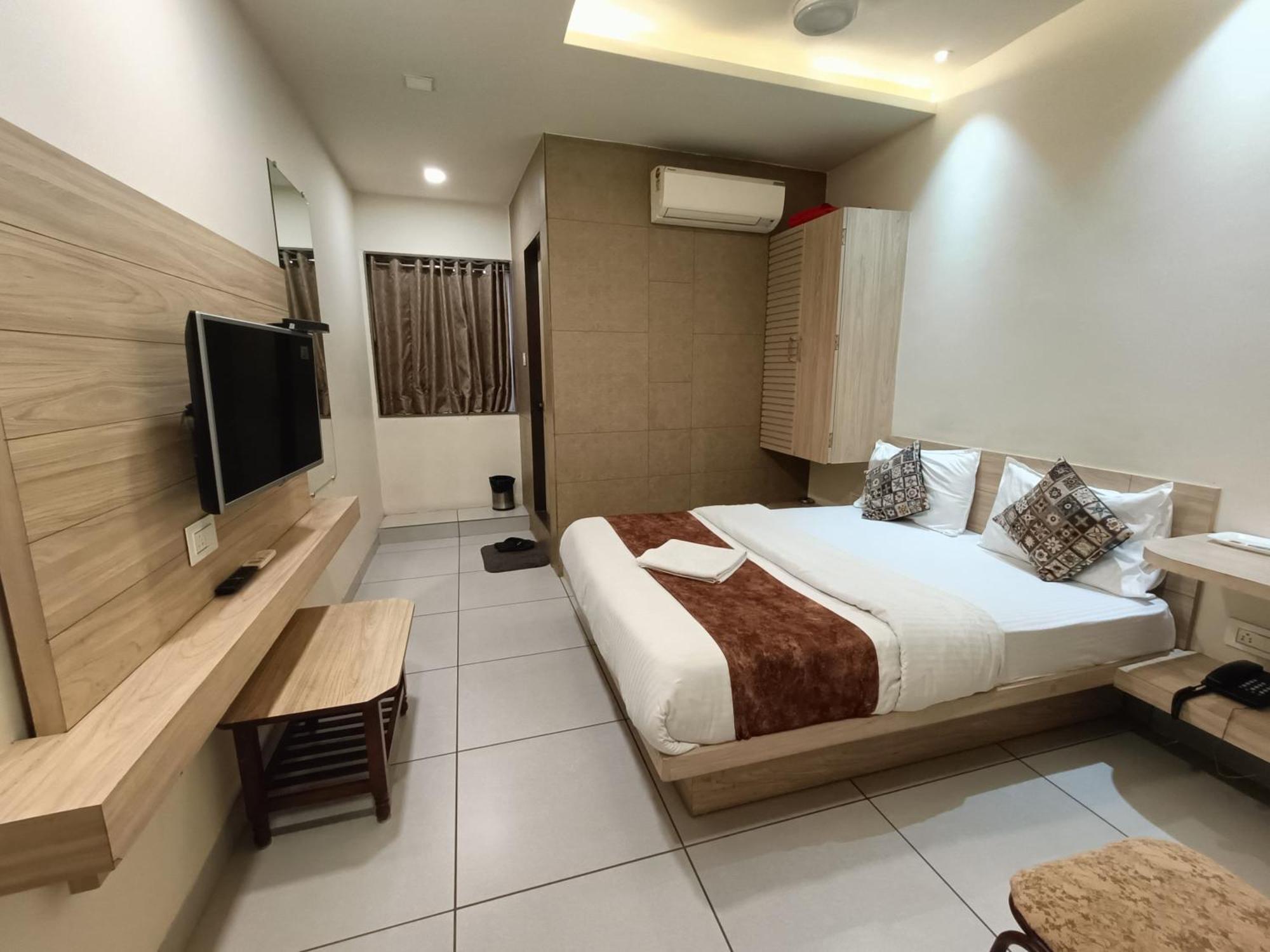 Hotel Kinara Ahmedabad Buitenkant foto
