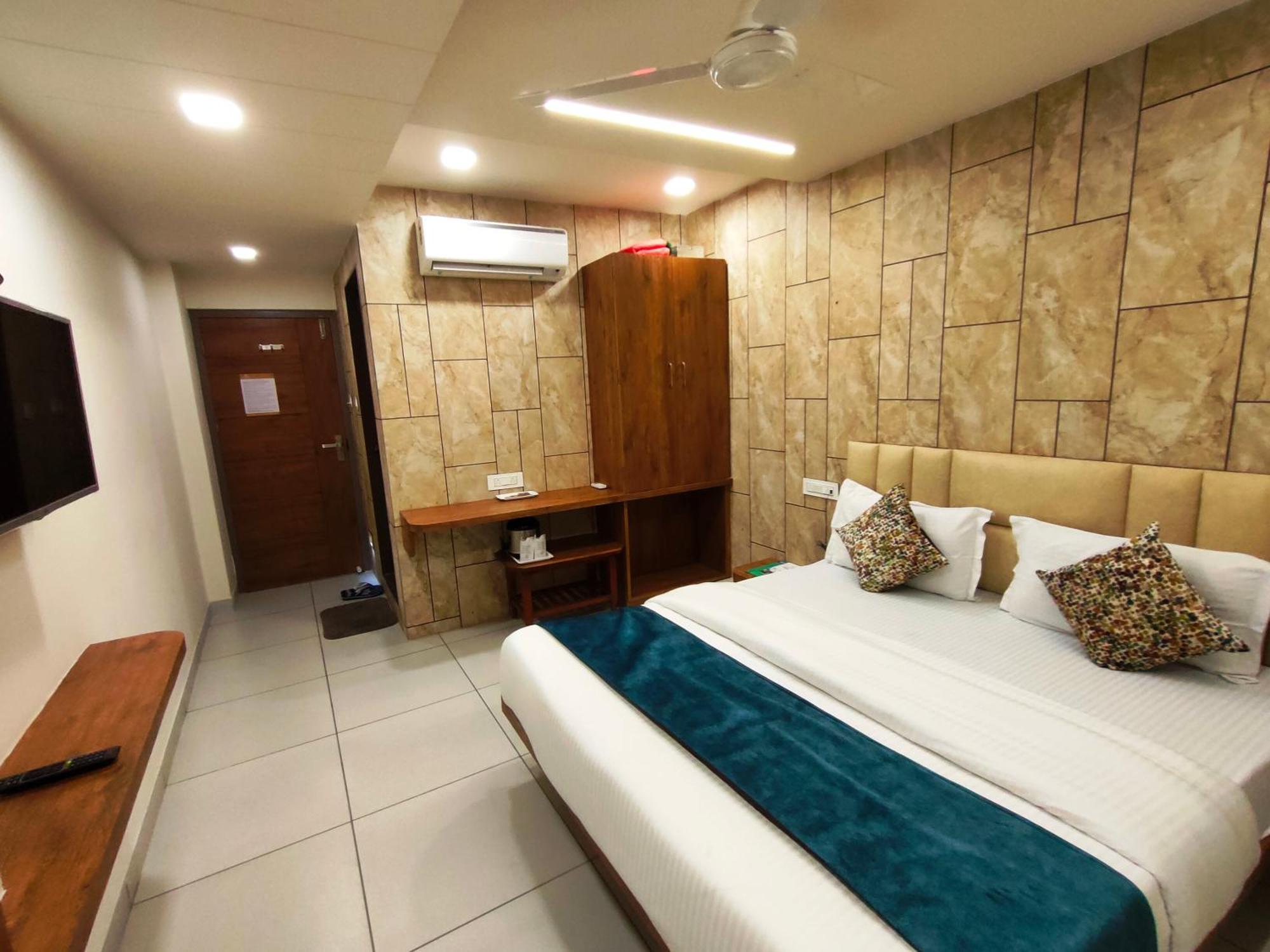 Hotel Kinara Ahmedabad Buitenkant foto