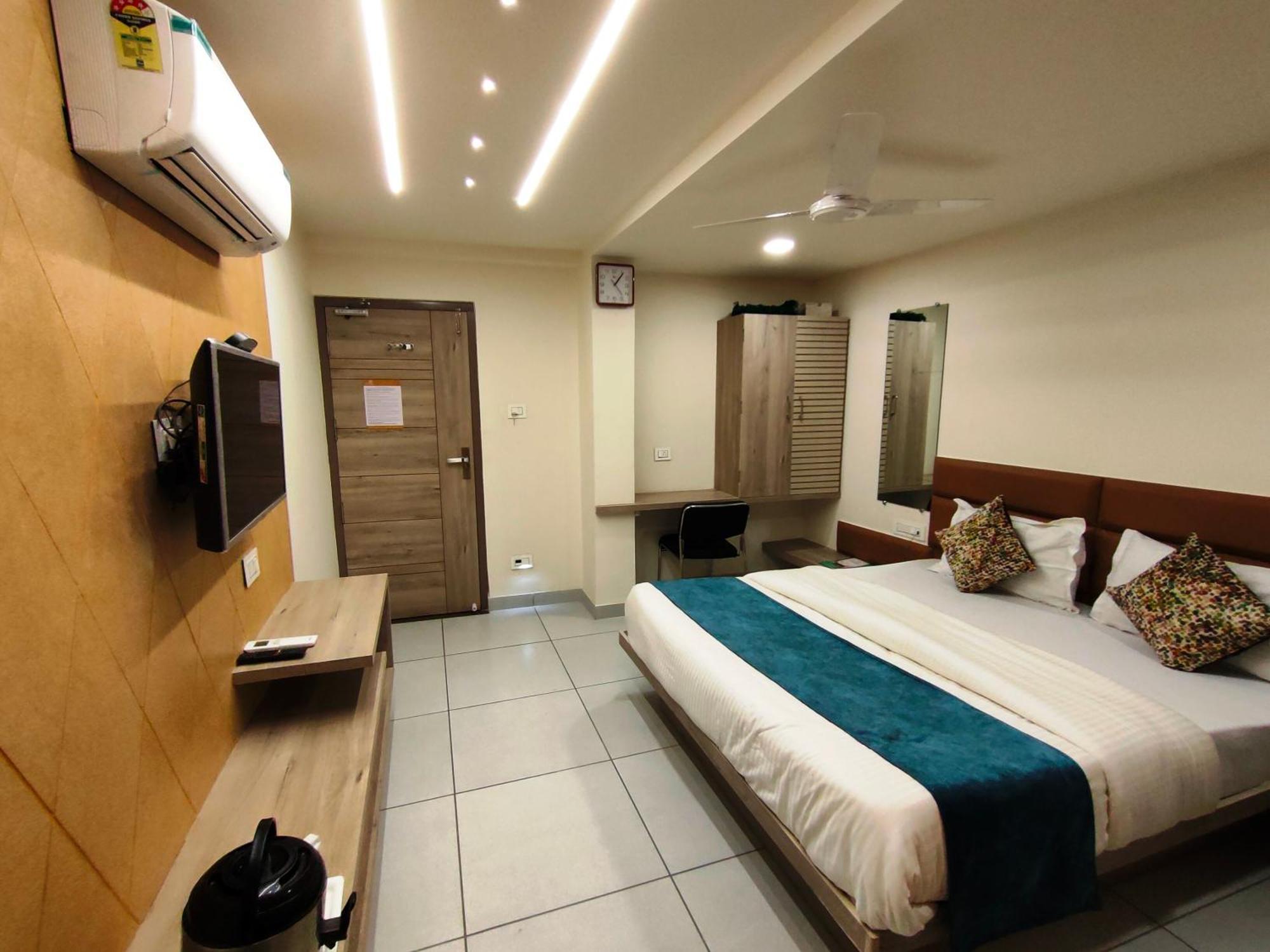 Hotel Kinara Ahmedabad Buitenkant foto