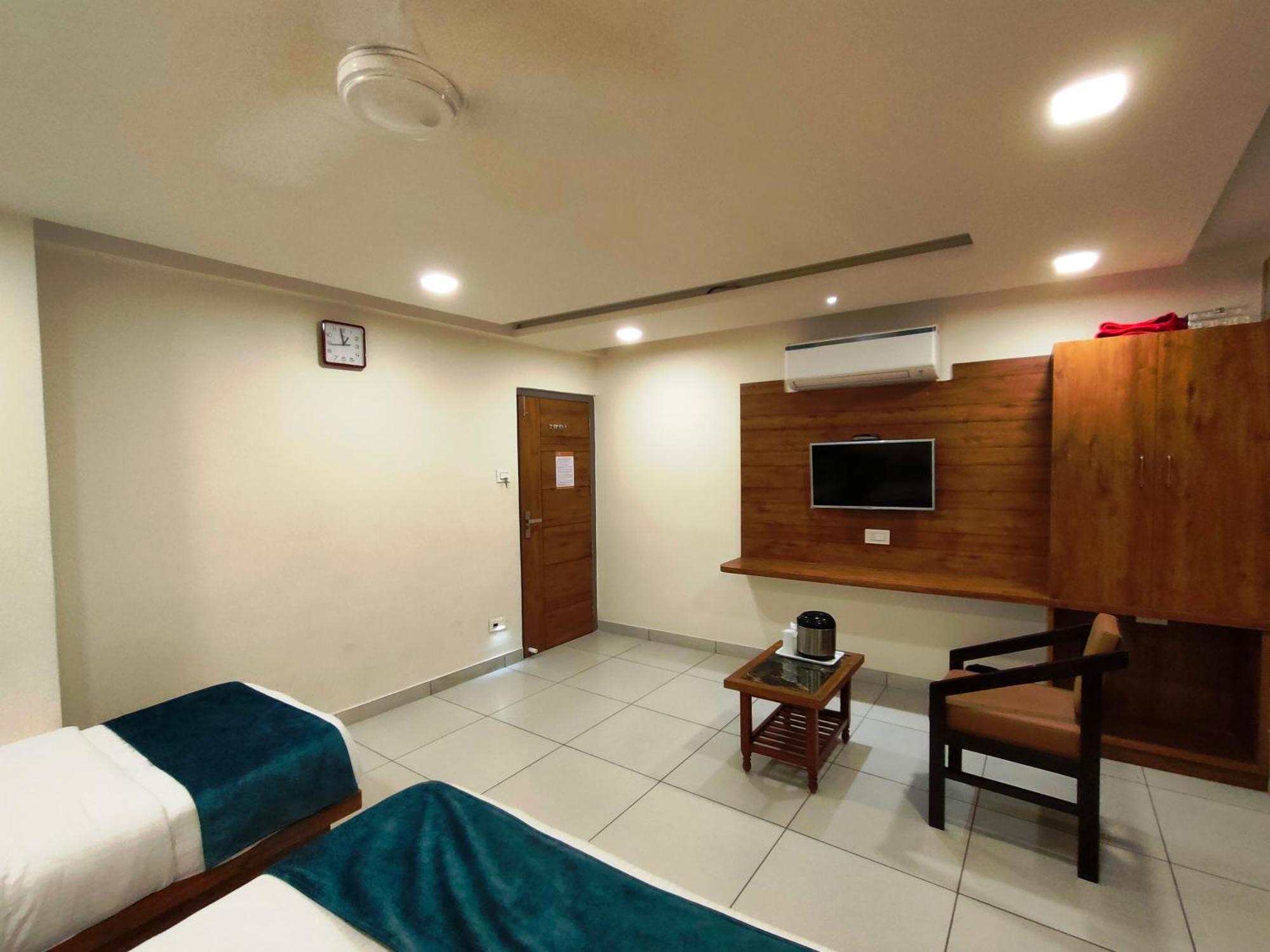 Hotel Kinara Ahmedabad Buitenkant foto